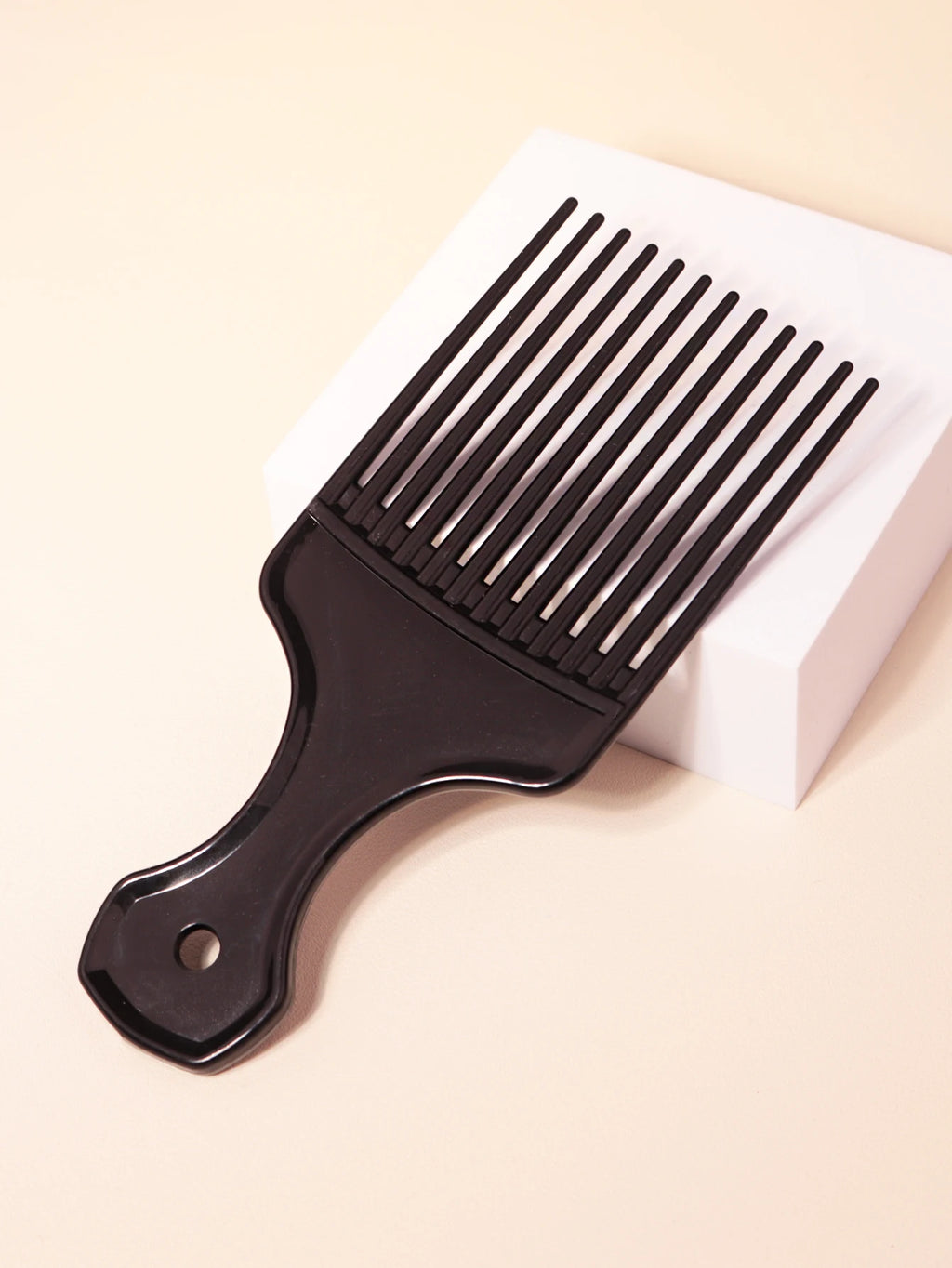 Wide-Tooth Detangling Comb – Gentle Hair Care