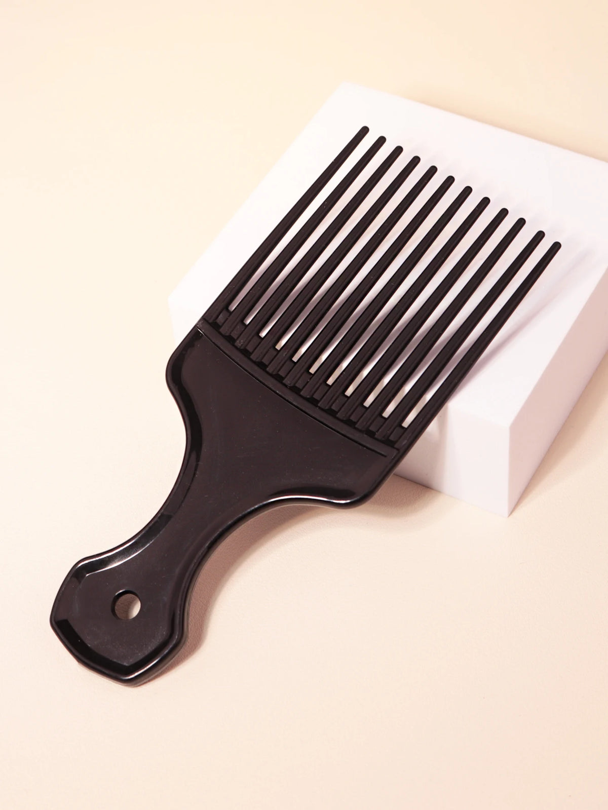 Wide-Tooth Detangling Comb – Gentle Hair Care